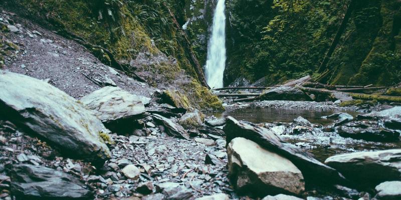浩海机械定制化重型设备改装：针对矿山、极寒等特殊工况的性能强化方案